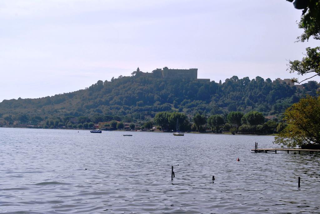 The Lake Chalet Браччано Екстер'єр фото